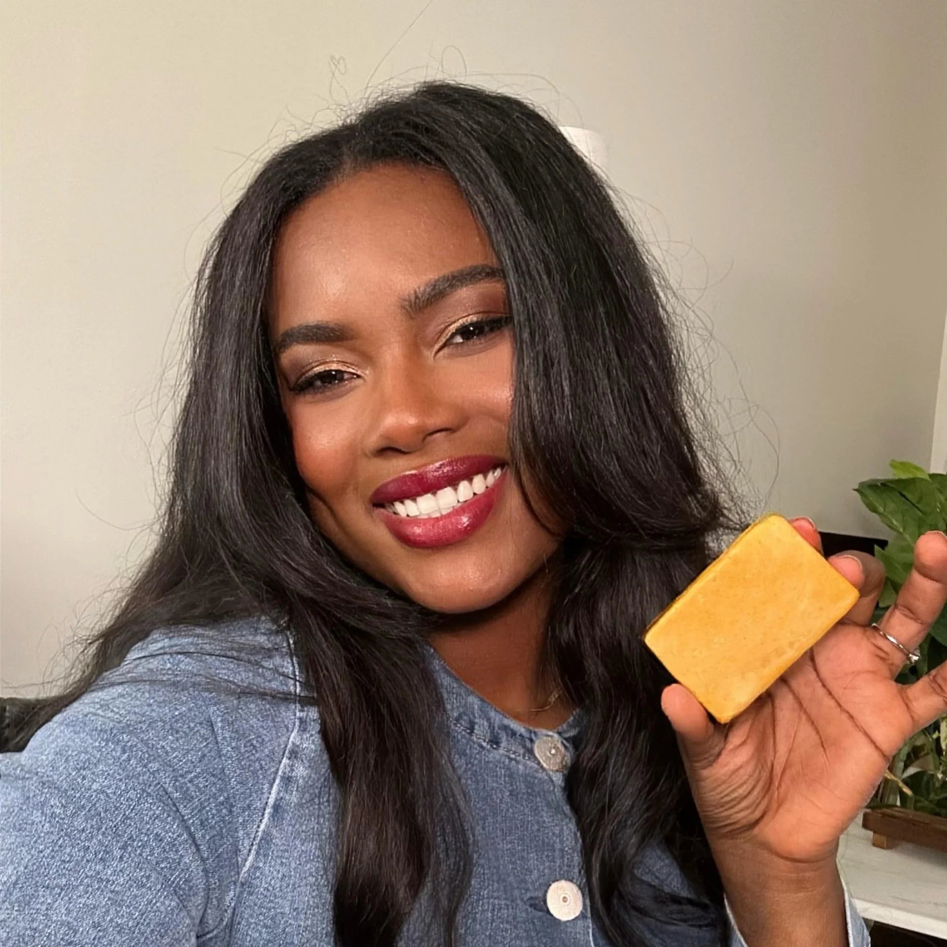 Glow Bar – Kojic Acid & Turmeric Brightening Soap ™